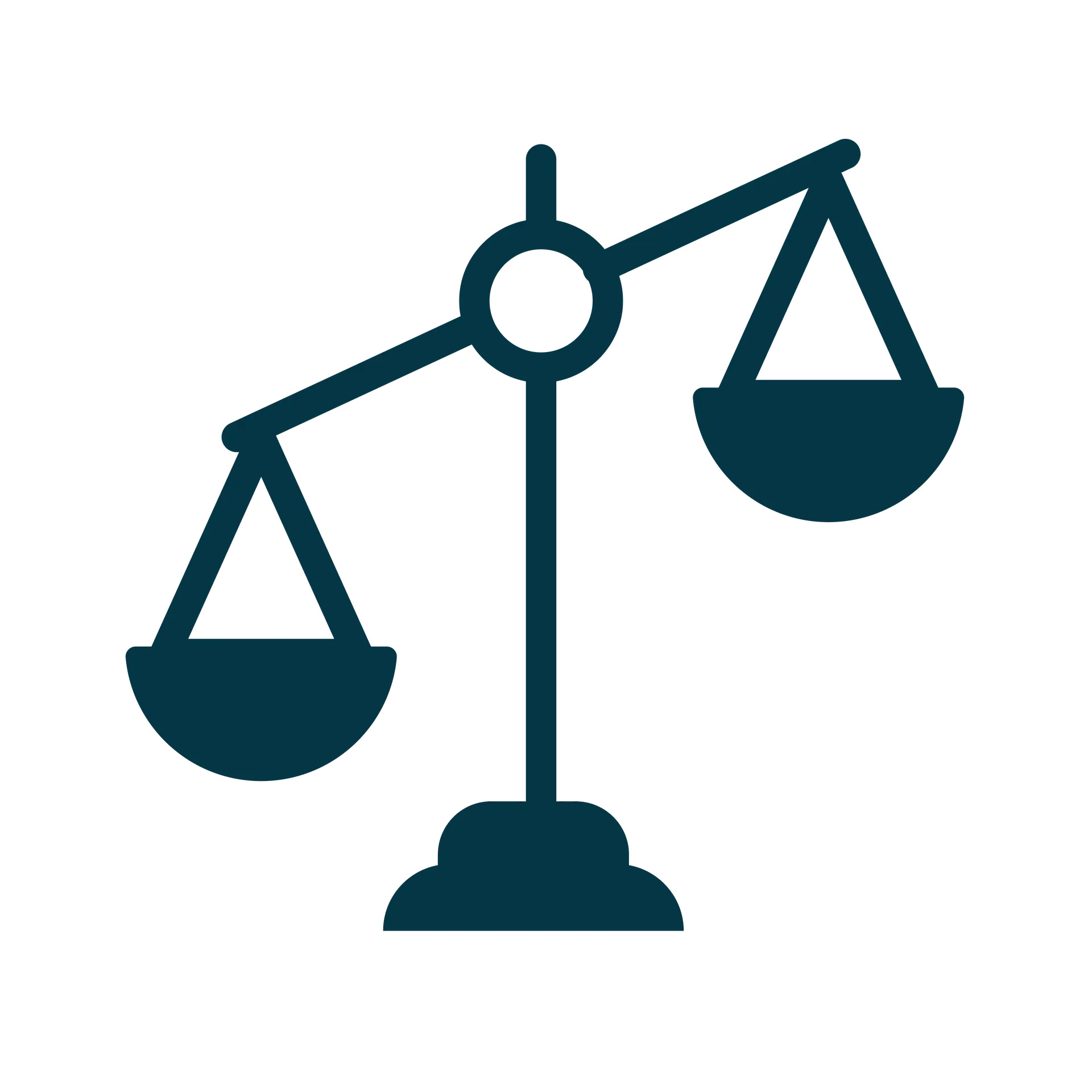 Comparison icon symbolising the evaluation of different pool types, materials, and features.